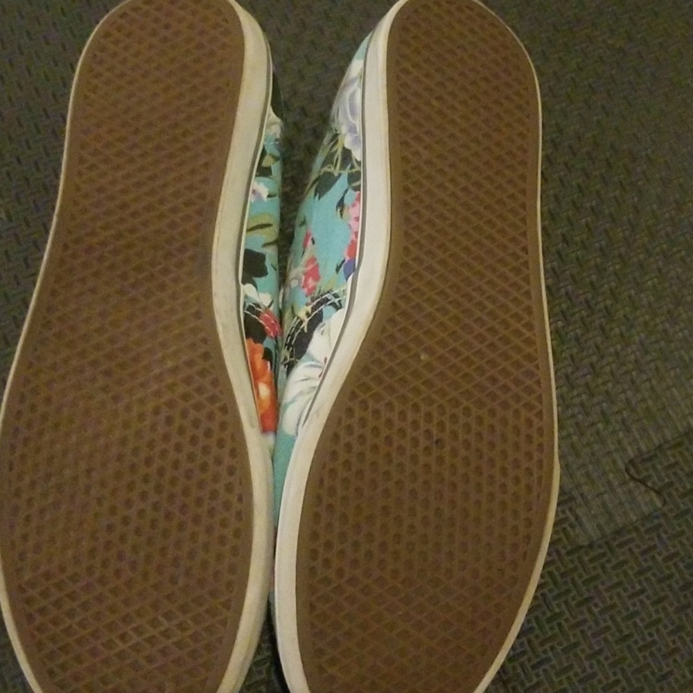 Vans - Picture 4 of 5